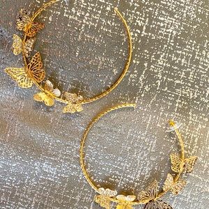 New !!!!!!!!! Gold butterfly hoop earrings